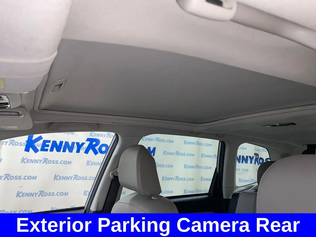 Used 2018 Silver Subaru 2.5i Limited image 9
