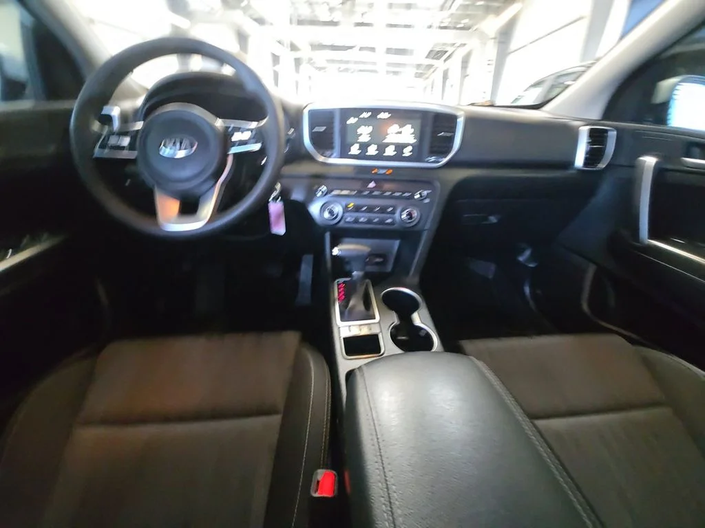 Used 2021 White Kia LX image 21