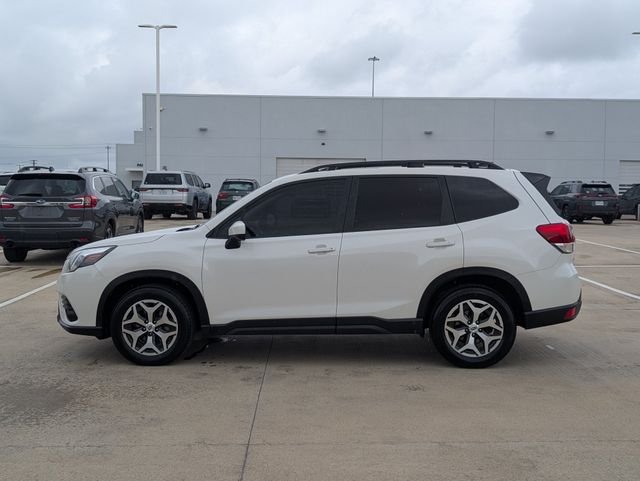 Used 2024 White Subaru Premium image 3