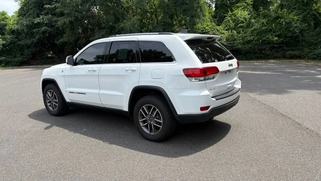 Used 2020 Bright White Clearcoat Jeep Laredo image 8