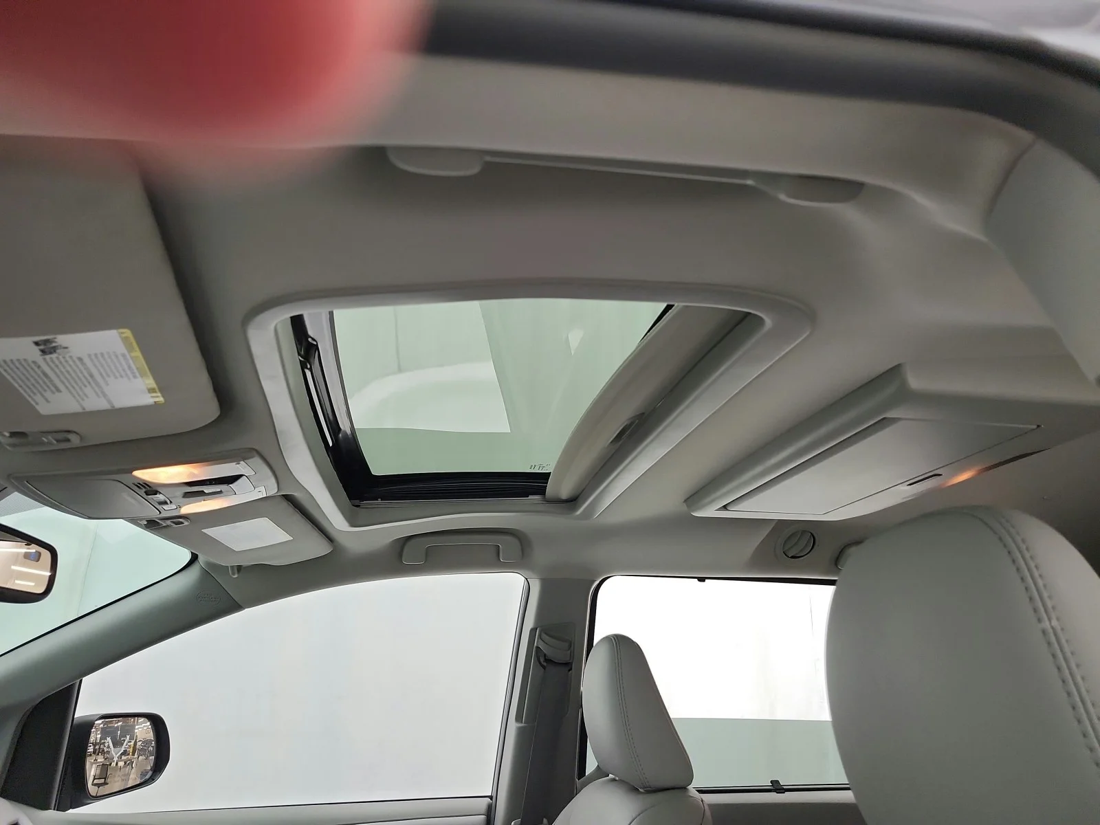 Used 2018 Silver Sky Metallic Toyota XLE Premium image 11