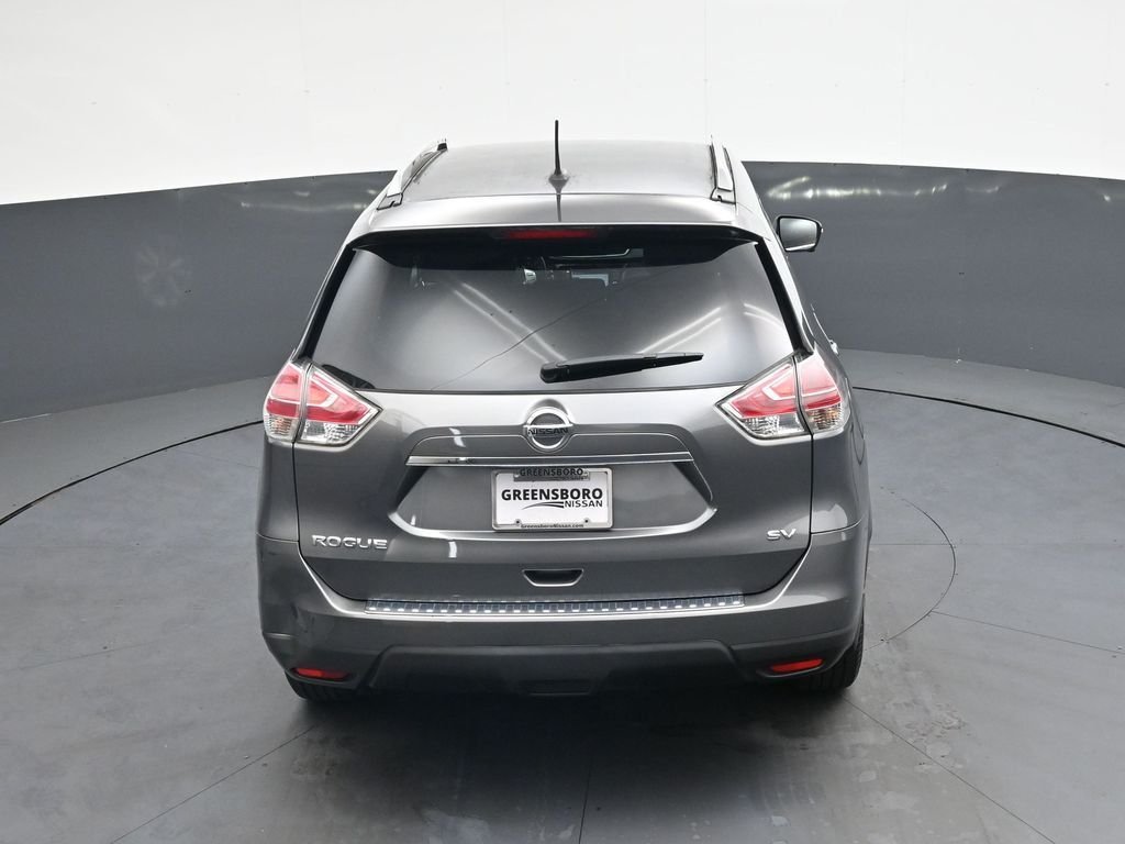 Used 2015 Gray Nissan SV image 35
