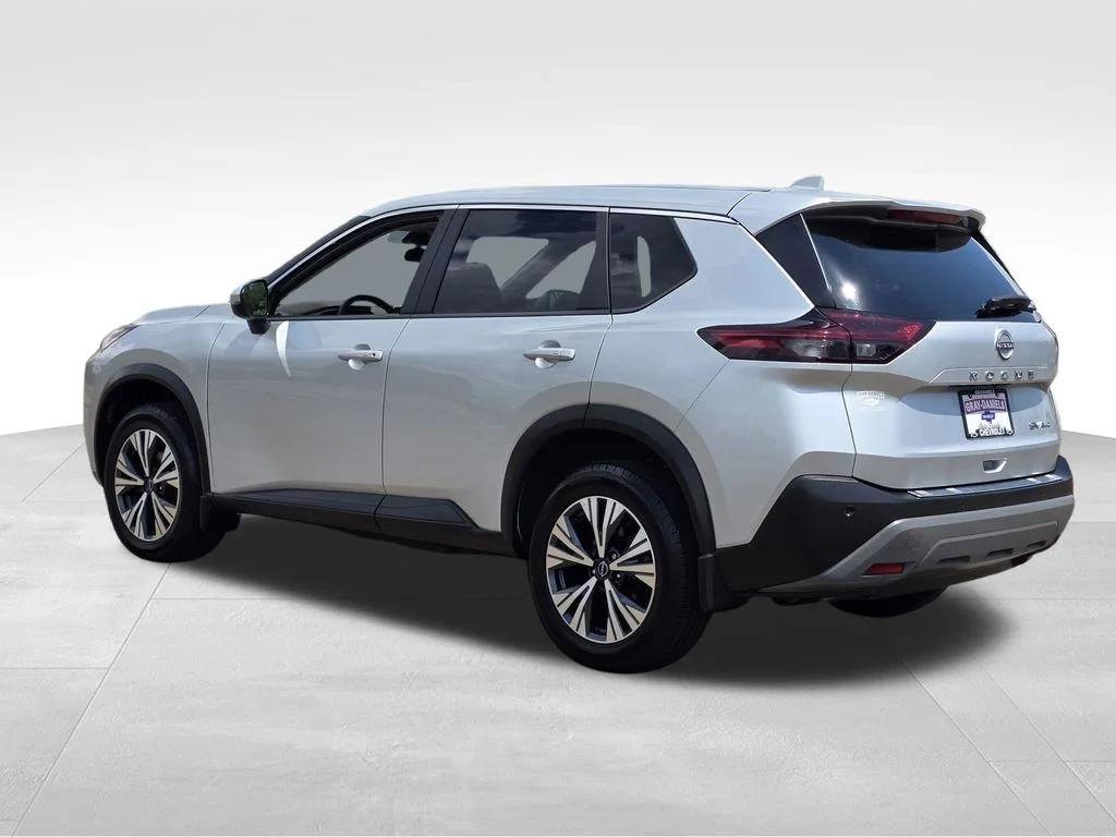 Used 2023 Silver Nissan SV image 8