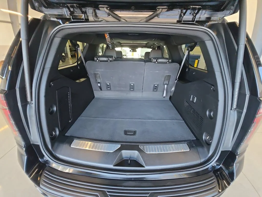 Used 2025 Black Chevrolet RST image 29