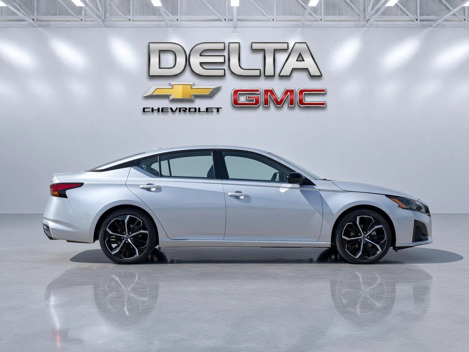 Used 2025 Silver Nissan SR image 6