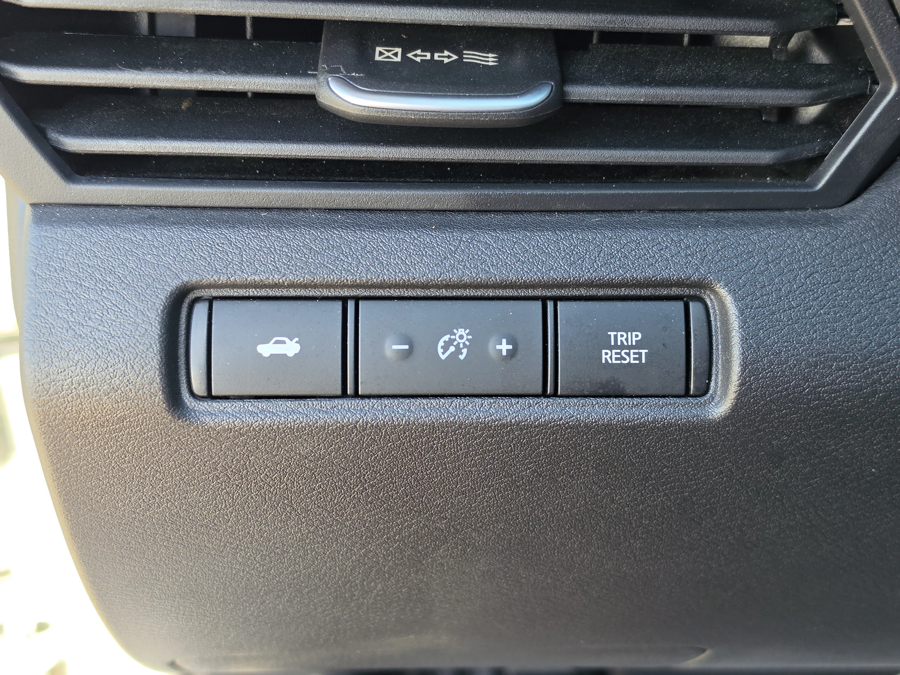Used 2024 Brilliant Silver Metallic Nissan 2.5 SR image 33