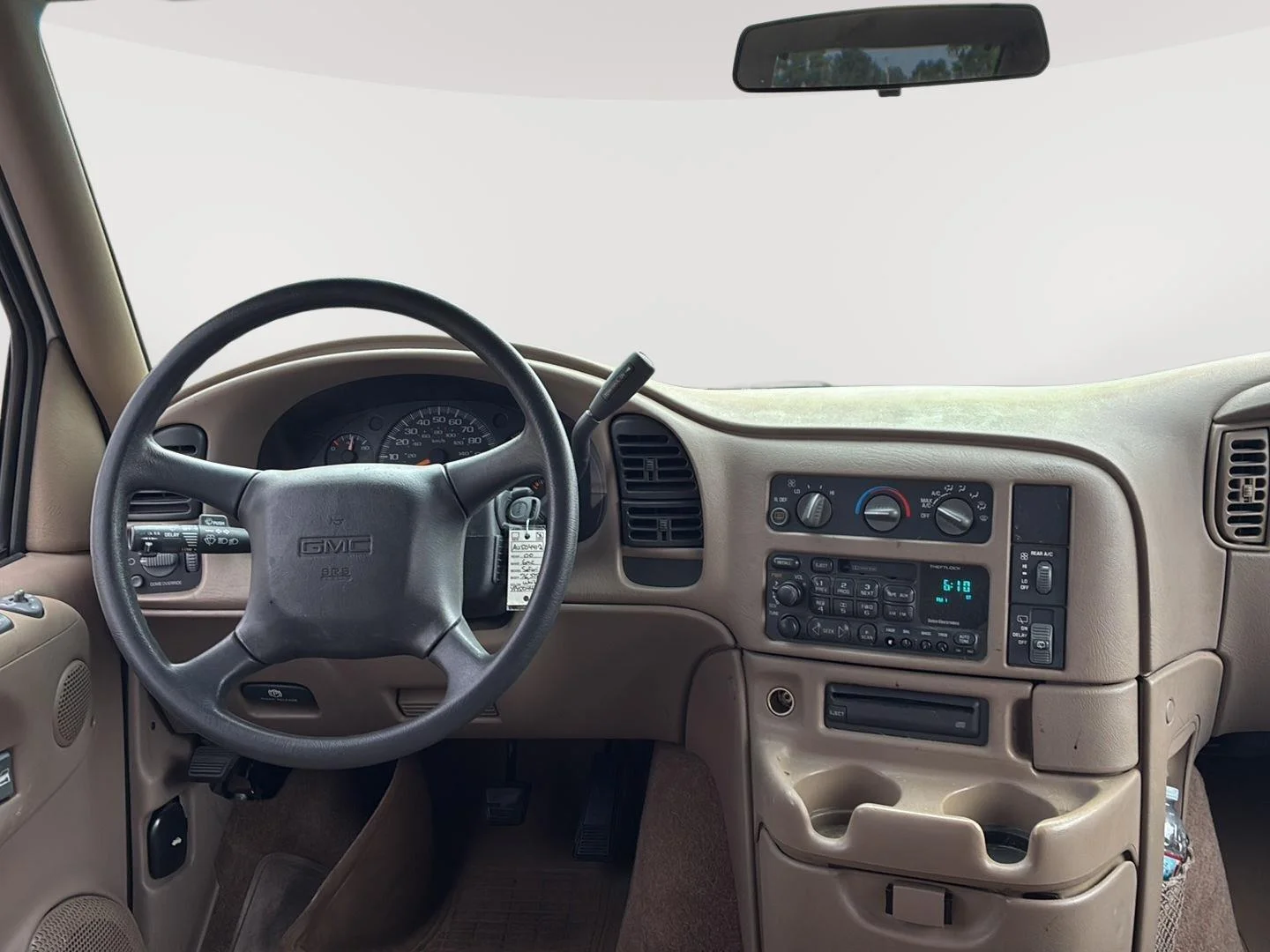 Used 2000 Ivory White GMC SL image 6