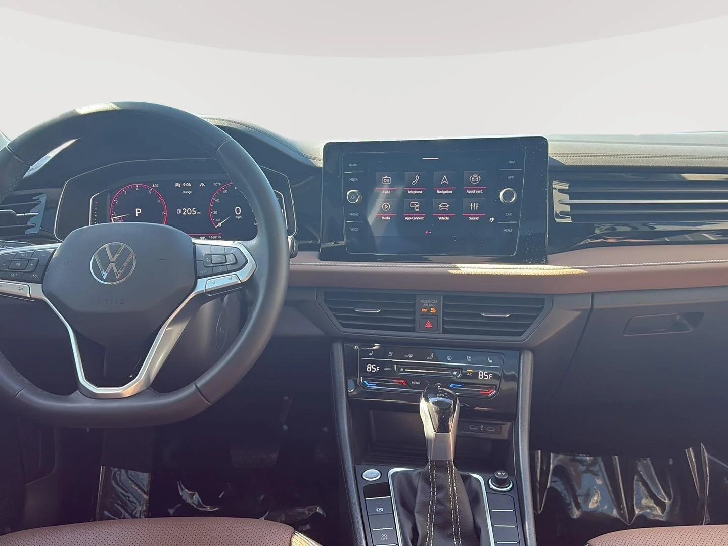 Certified Used 2025 Opal White Pearl Volkswagen SEL image 8