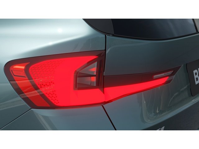 New 2026 Cape York Green Metallic BMW xDrive28i image 8