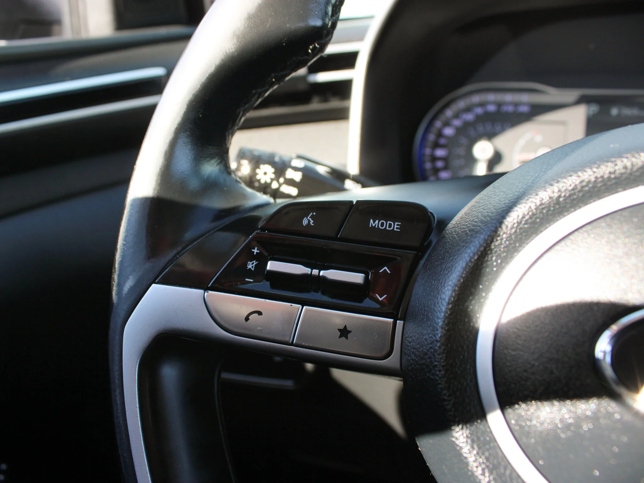 Certified Used 2023 Silver Hyundai Preferred * No Accidents | Remote Start | Panoramic Sunroof | Heated Leather Seats image 19