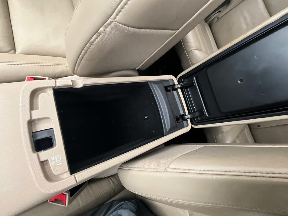 Used 2019 Gray Jeep Limited image 26