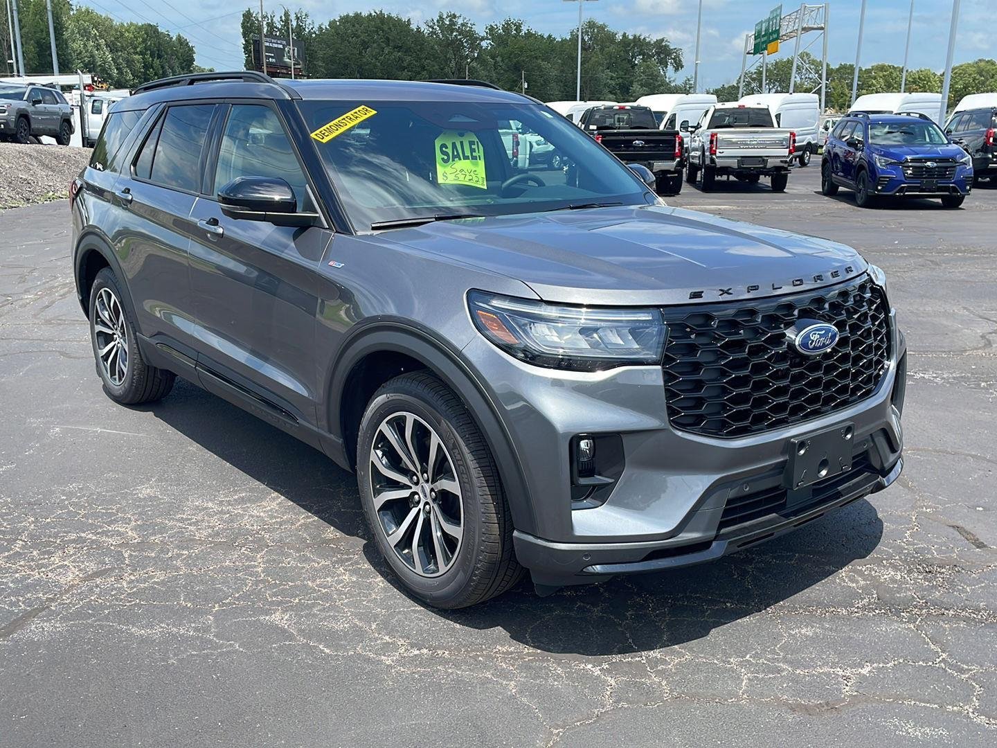 New 2026 Carbonized Gray Metallic Ford ST-Line image 39
