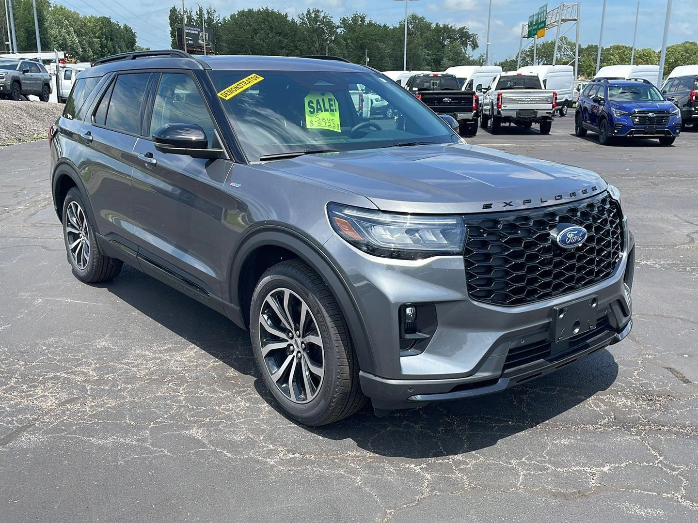 New 2026 Carbonized Gray Metallic Ford ST-Line image 7