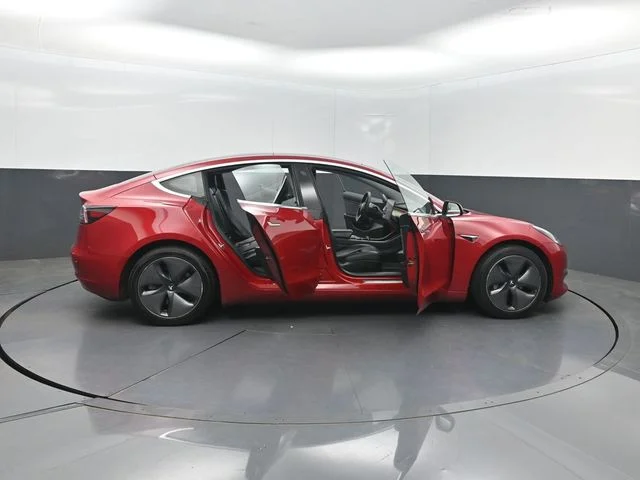 Used 2019 Red Tesla Long Range image 29