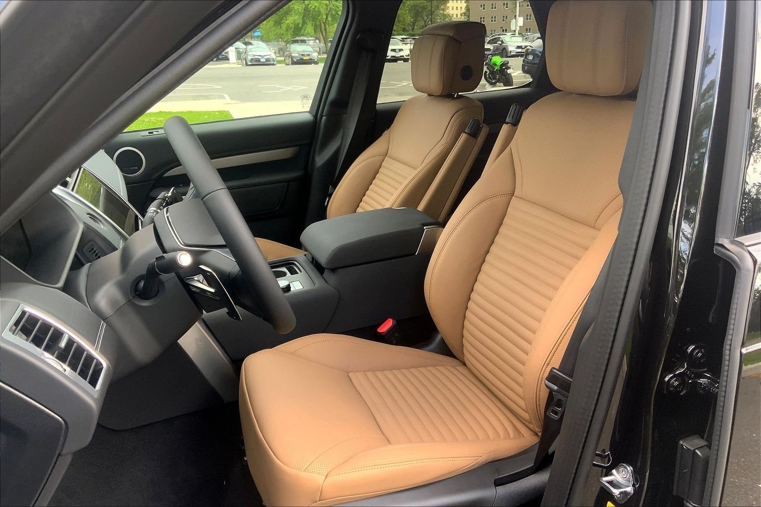 New 2026 Santorini Black Land Rover Gemini Edition image 9