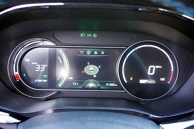 Used 2022 Gray Kia EX Premium image 33