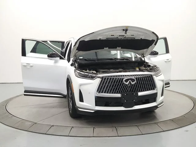Used 2026 White INFINITI LUXE image 11