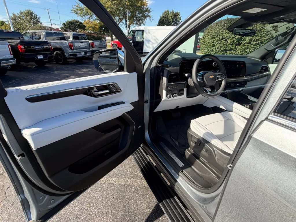 2025 Chevrolet Tahoe Premier - Photo 27