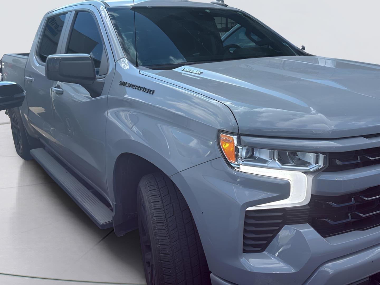 2024 Chevrolet Silverado 1500 photo 3 of 4