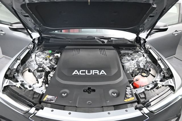 Used 2024  Acura Base image 19