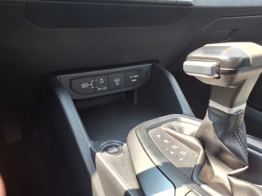 Used 2025 Black Kia LXS image 28