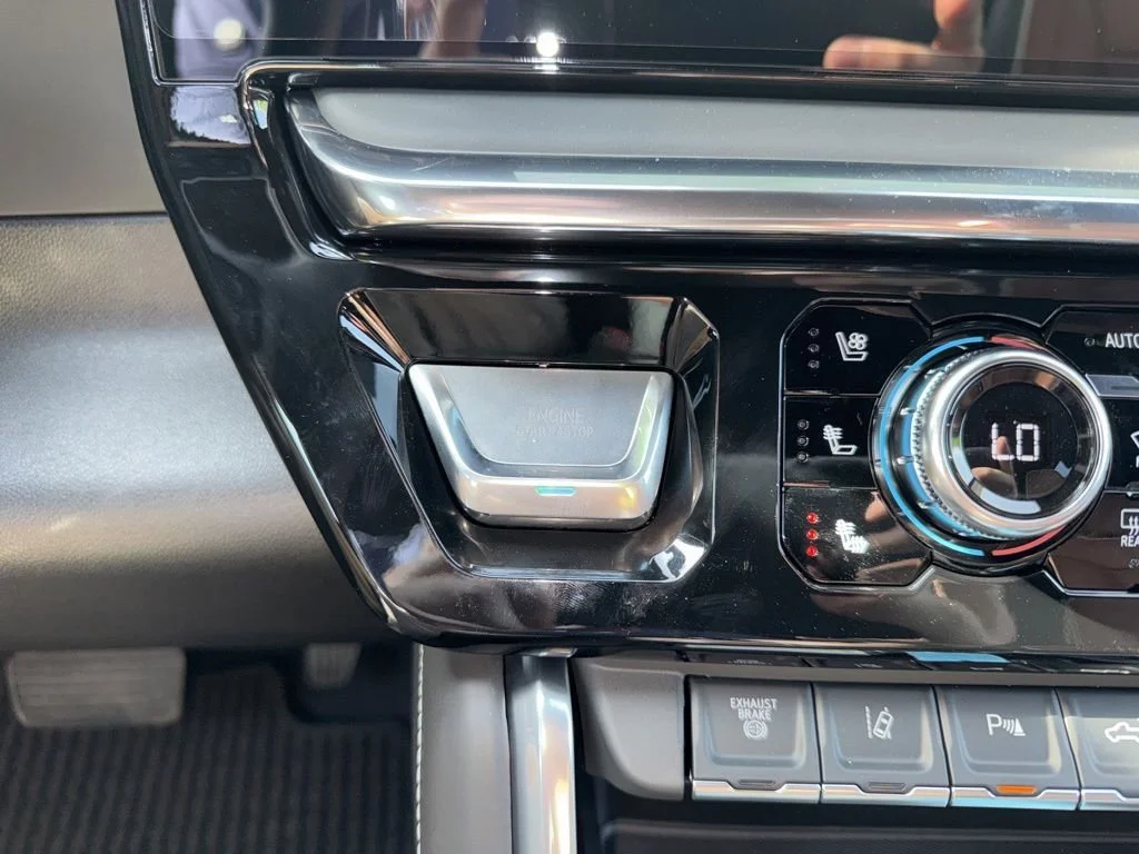 New 2026 Glacier White Tricoat GMC Denali Ultimate image 25