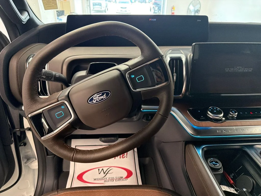 New 2027 Star White Metallic Tri-Coat Ford King Ranch® image 16