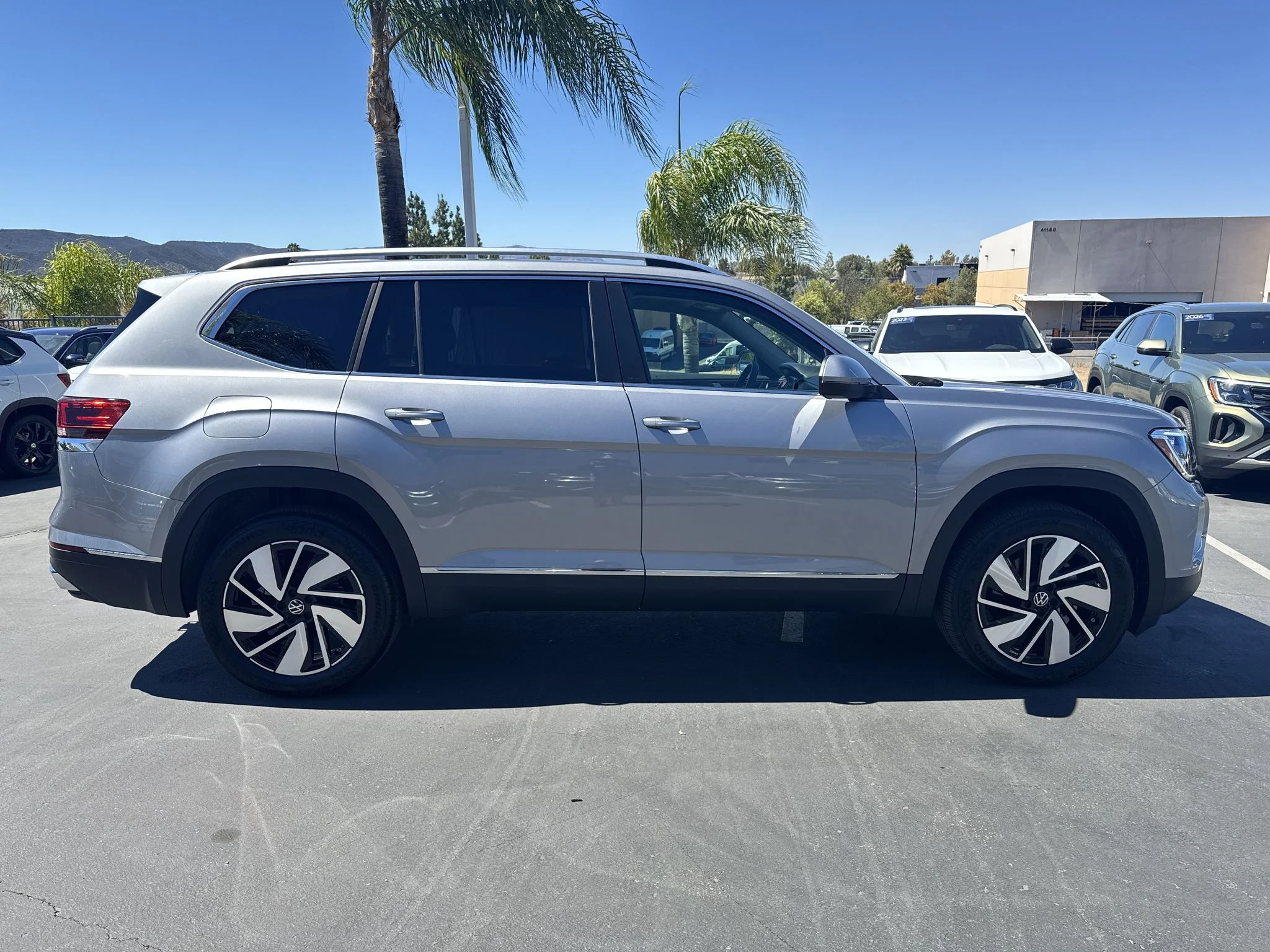 Used 2025 Silver Mist Metallic Volkswagen 2.0T SEL image 9