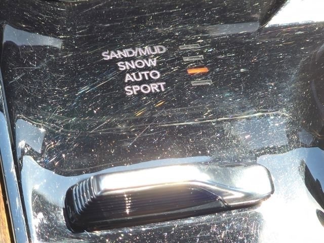 Used 2025 Diamond Black Crystal Pearlcoat Jeep Base image 22