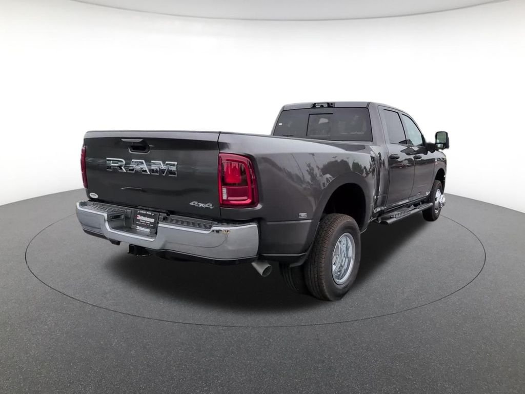 New 2026 Granite Crystal Metallic Clear-Coat Exterior Paint RAM Tradesman image 5