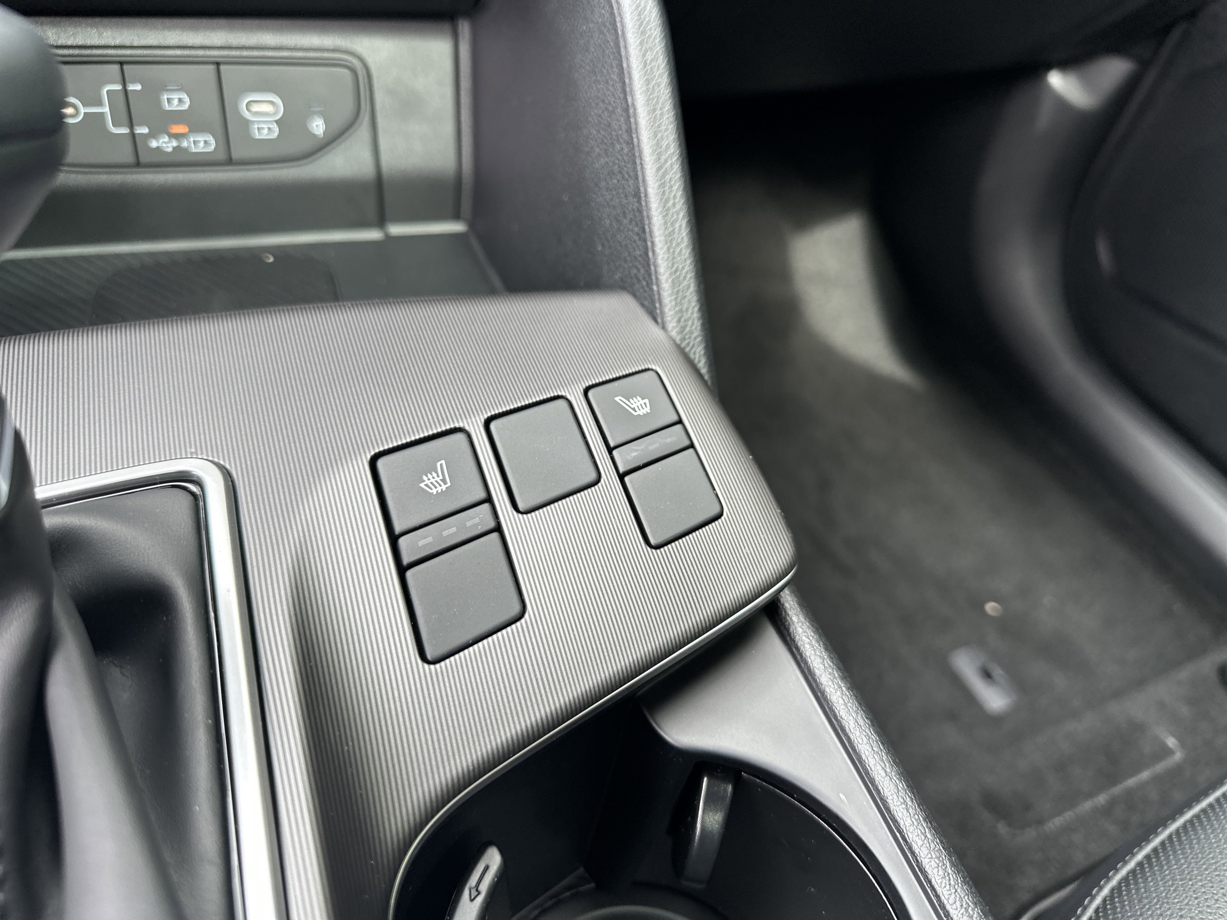 2026 Kia Sportage SX - Photo 28