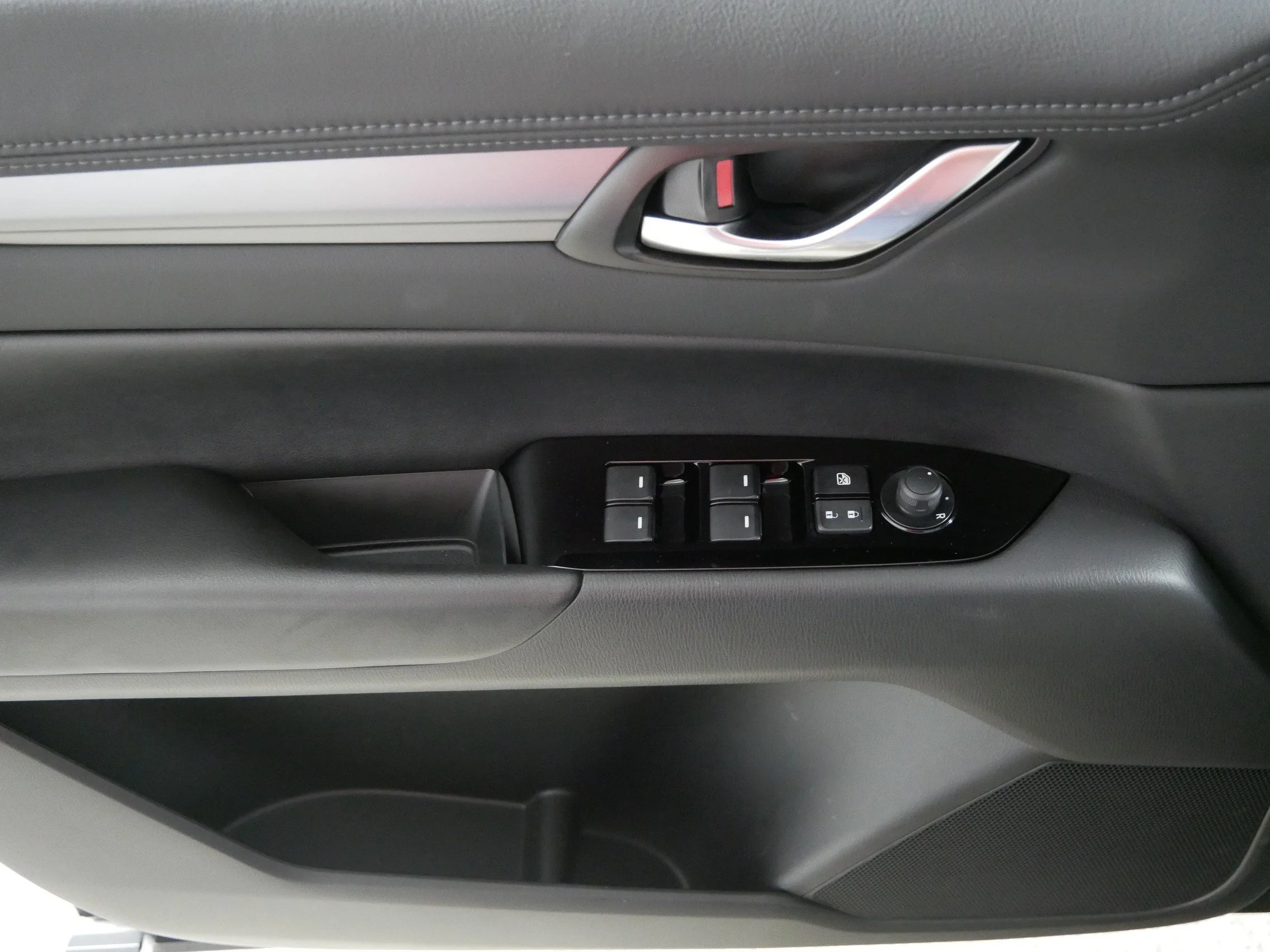 Used 2025 Jet Black Mica Mazda 2.5 S Preferred Package image 19