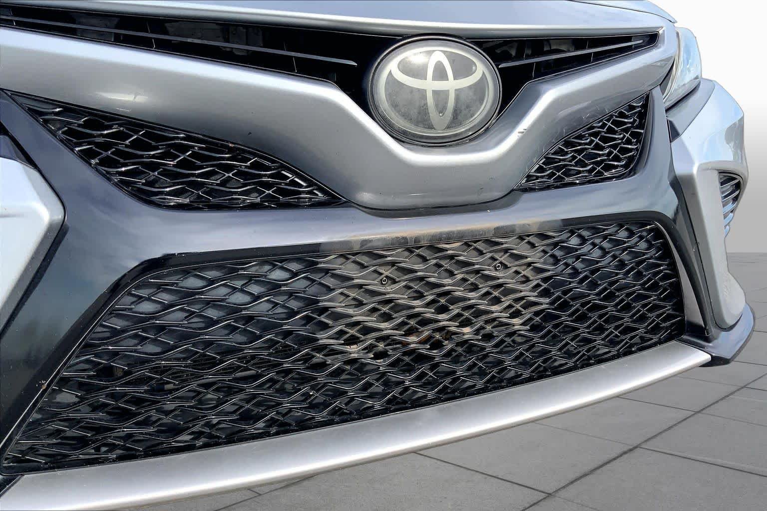 Used 2019 Celestial Silver/Midnight Black Metallic Toyota XSE image 29