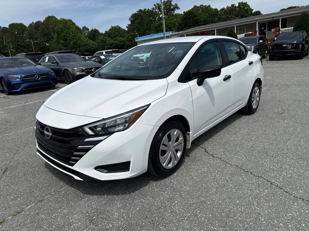 Used 2025 White Nissan 1.6 S image 1