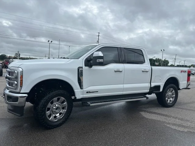 Used 2023 Oxford White Ford Lariat image 31