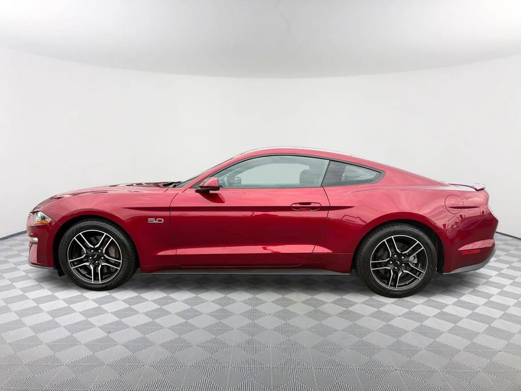 Used 2018 Red Ford GT image 8