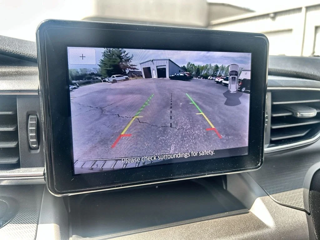 Used 2023 Green Ford XLT image 25