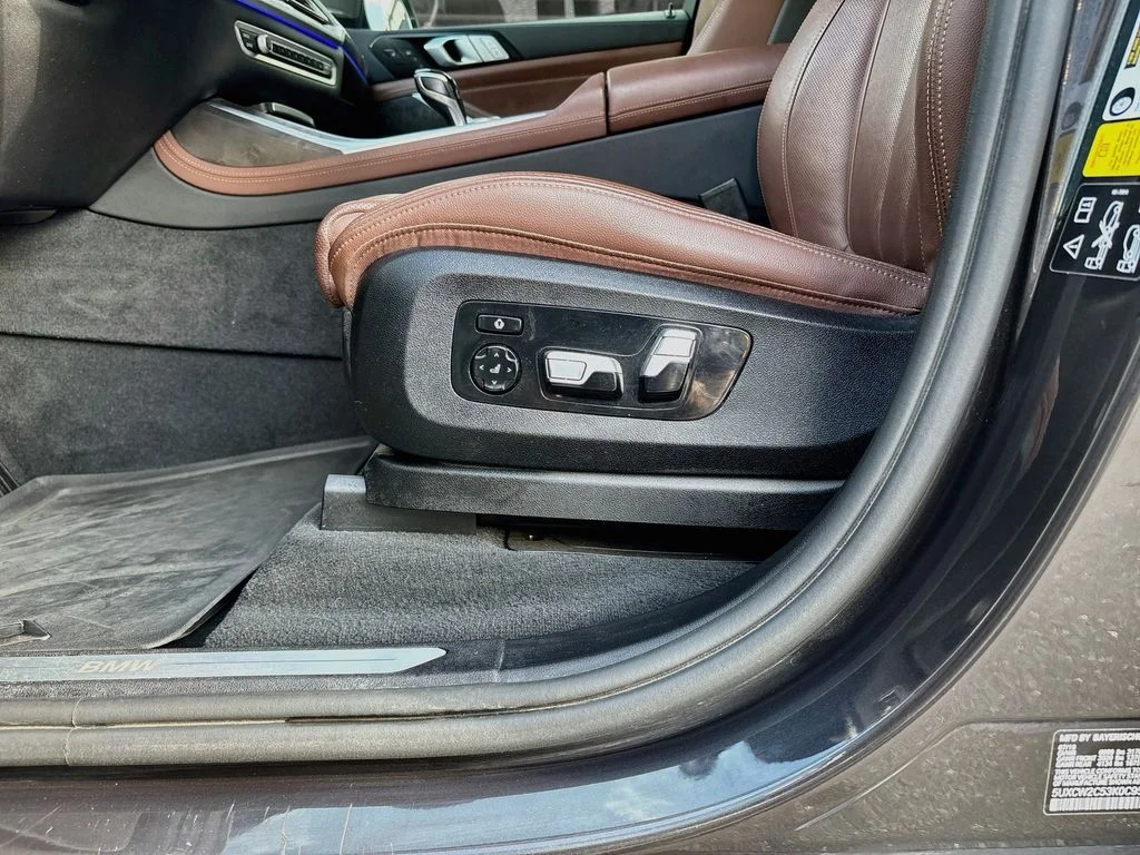Used 2019 Dark Graphite BMW xDrive40i image 20