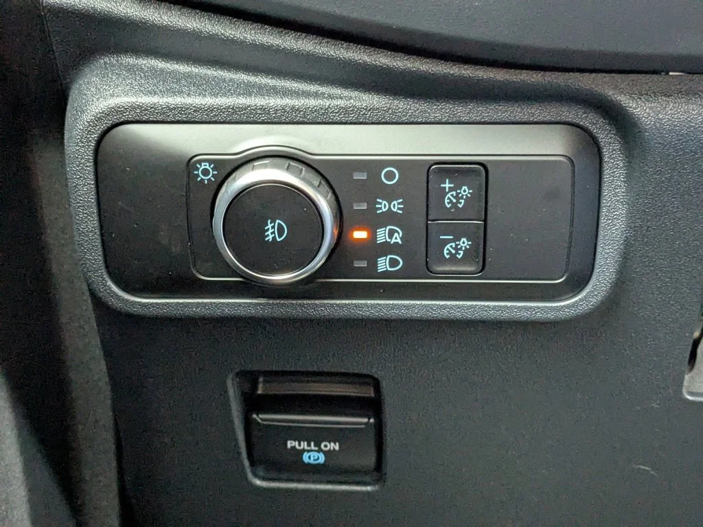 New 2026 Velocity Blue Metallic Ford Badlands® image 19