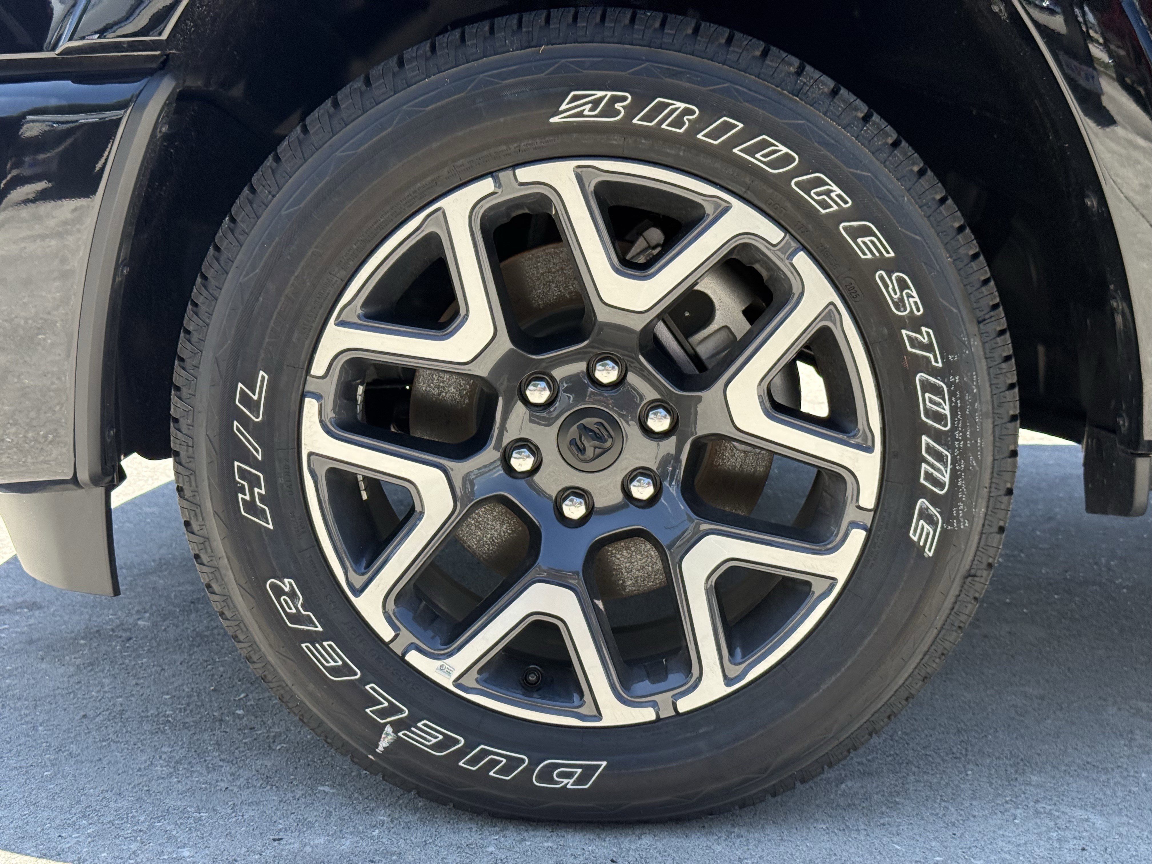 2026 RAM 1500 Laramie - Photo 8