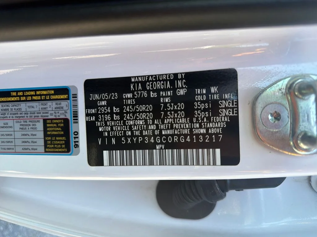 Used 2024 White Kia EX image 35