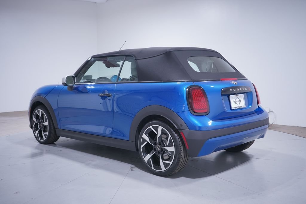 New 2026 Blue MINI Signature Plus image 3