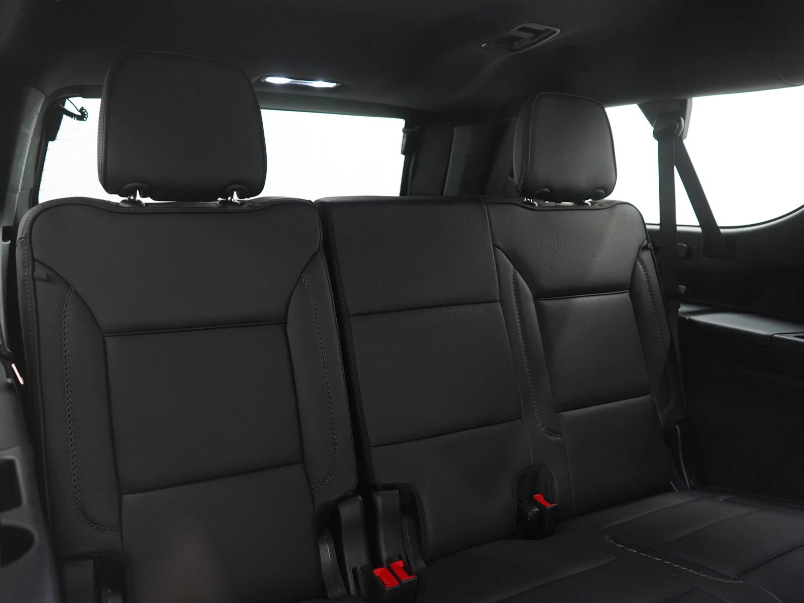 Used 2025 Summit White GMC Denali image 13