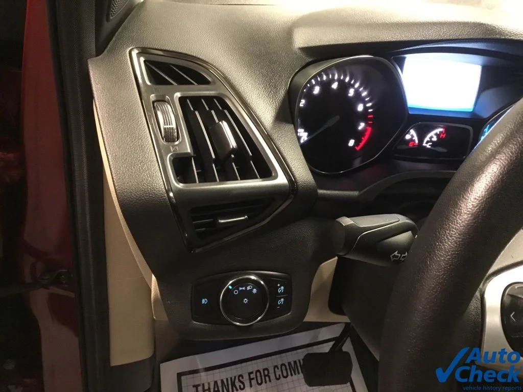 Used 2014 Red Ford Titanium image 22