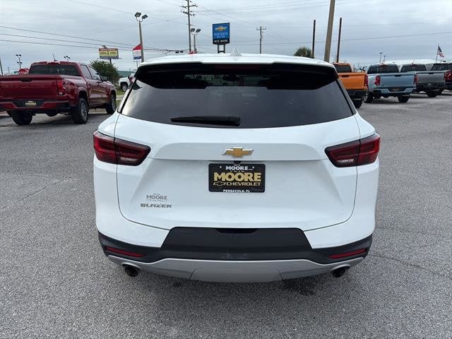 Used 2025 Summit White Chevrolet 2LT image 34