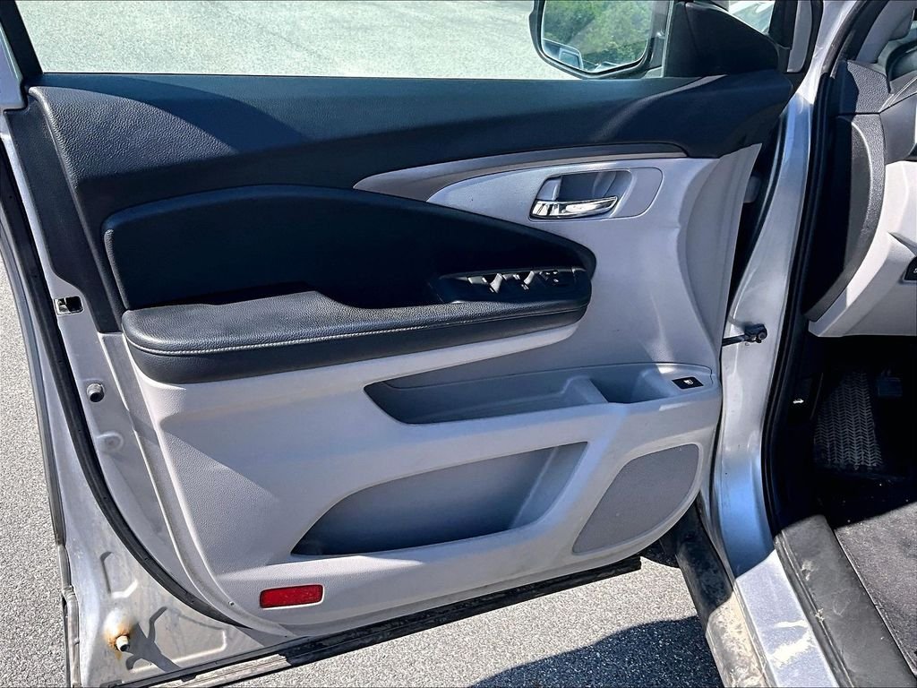 Used 2018 Gray Honda RTL-T image 9