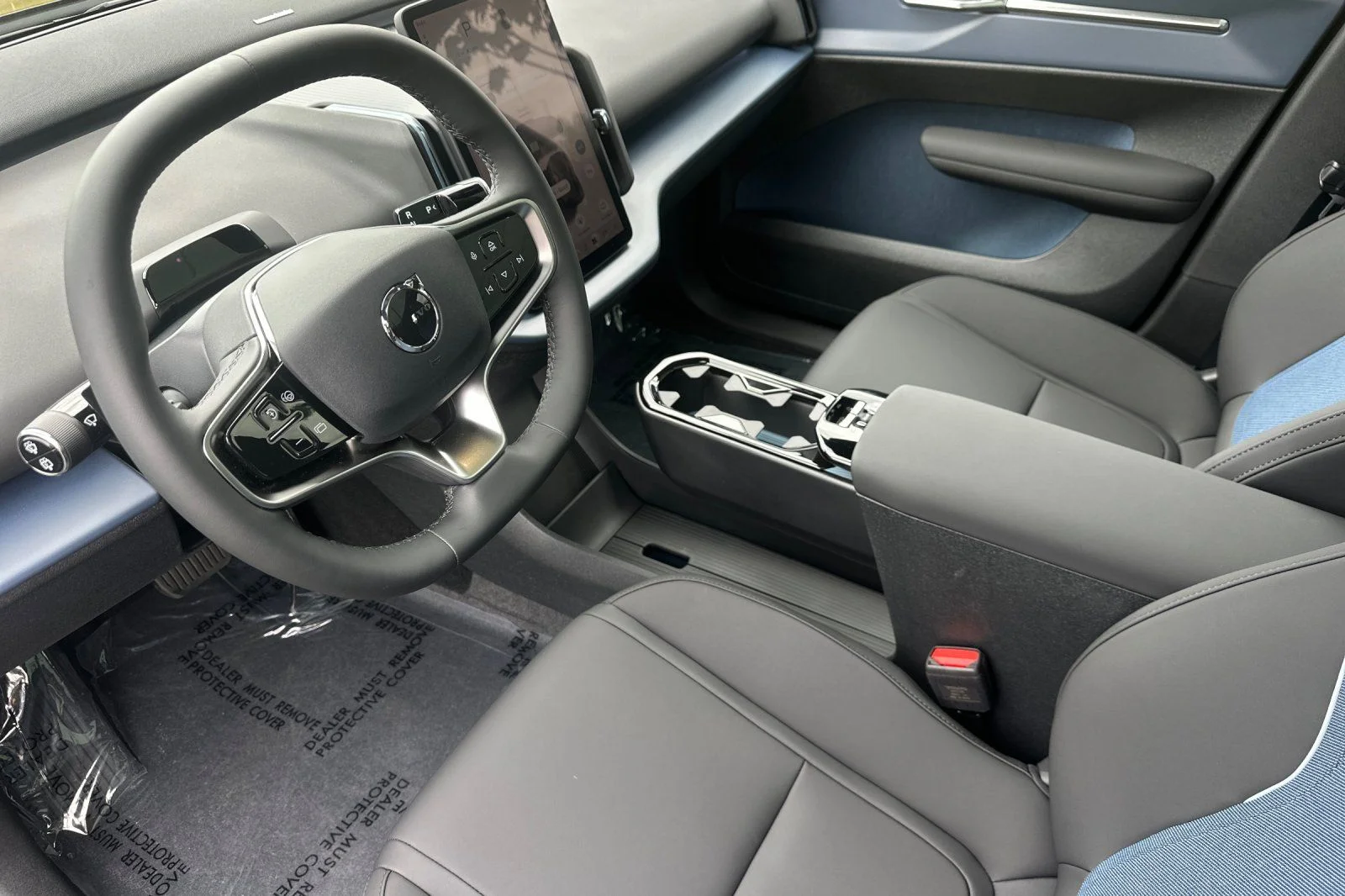 New 2026 Onyx Black Volvo Ultra image 9