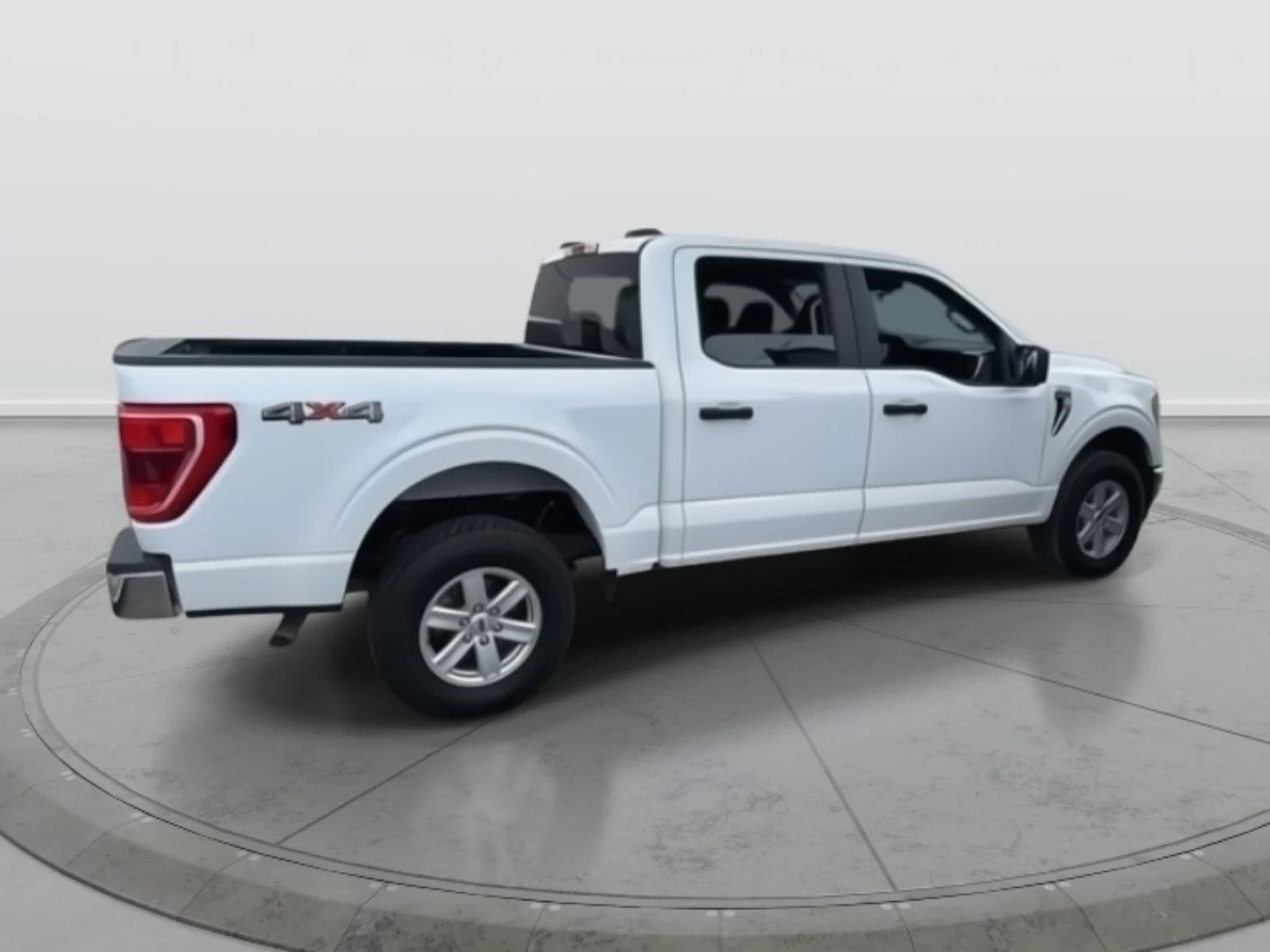 Used 2022 White Ford XLT image 5