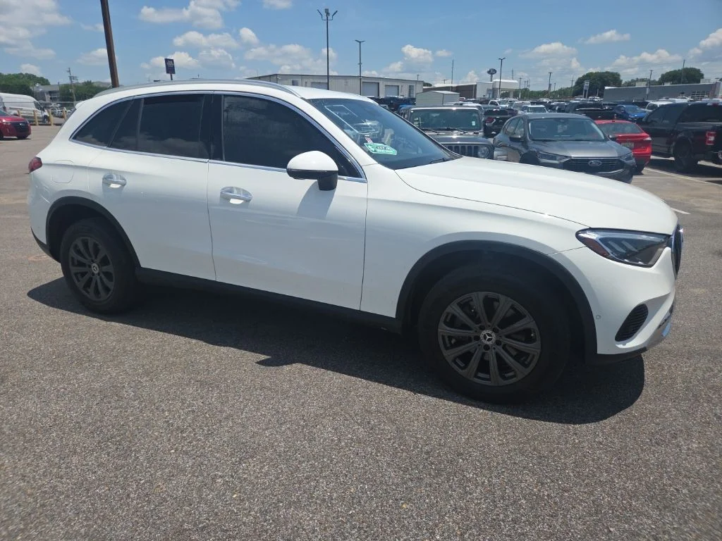 Used 2024 White Mercedes-Benz GLC 300 image 8