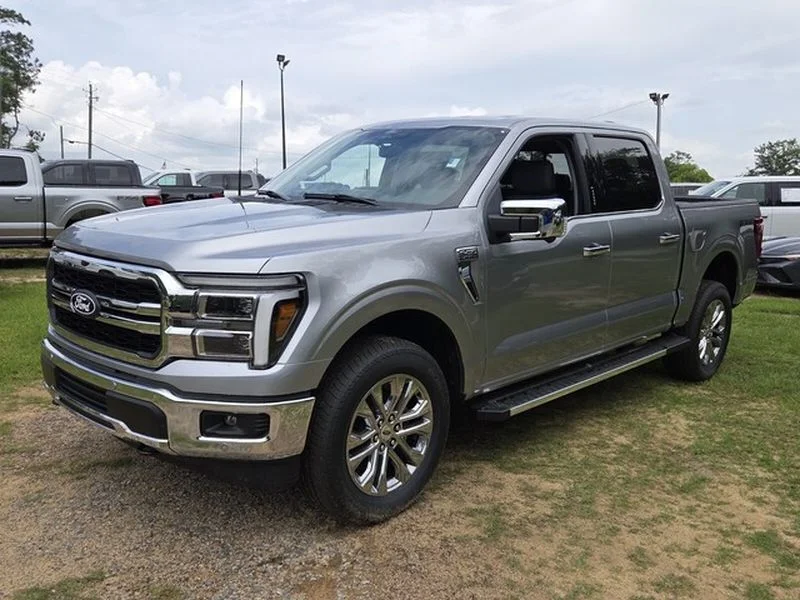 New 2026 Iconic Silver Metallic Ford Lariat® image 3